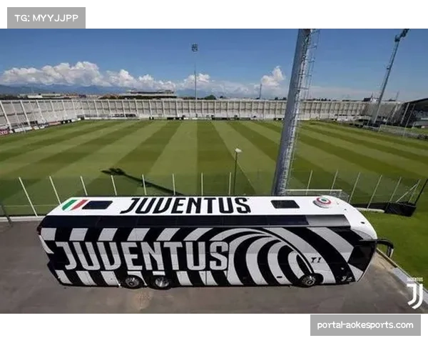 斯图加特中场菲里希成功求婚 队友们纷纷送上祝福